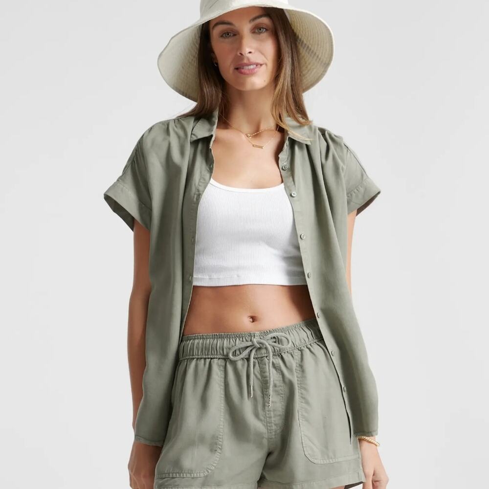 QUINCE Large Vintage Wash Tencel Camp Shirt Olive button down Green